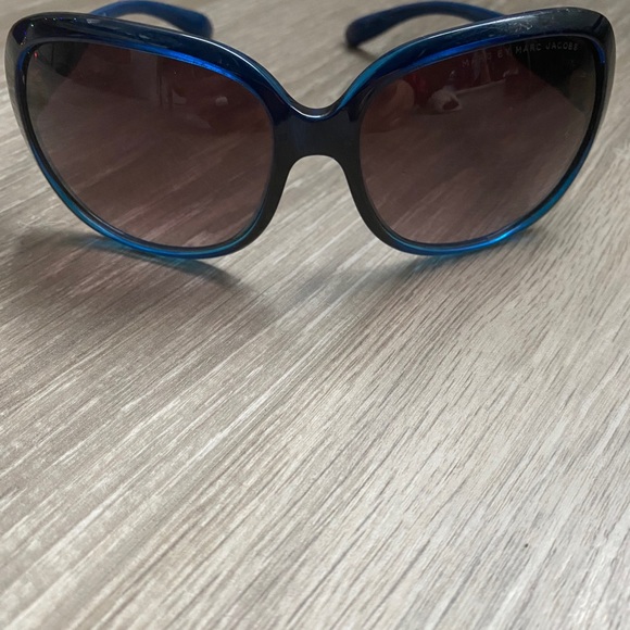 Marc Jacobs Sunglasses - Picture 4 of 9